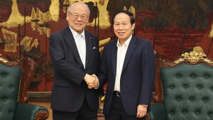 越南政府副总理黎进珠会见日越友好议员联盟特别顾问