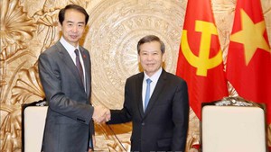 越南中央内政部部长黎明智会见中国驻越大使何炜