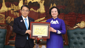 范氏清茶副总理会见日本爱知县知事大村秀章