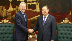 政府常务副总理范家肃会见英国前首相托尼·布莱尔
