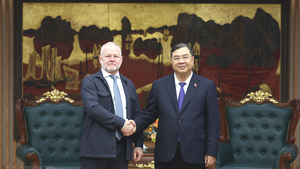 越南政府常务副总理范家肃会见俄罗斯水电公司副总经理