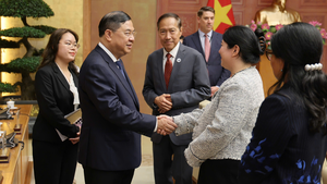 越南政府常务副总理范家肃接见美国企业代表团