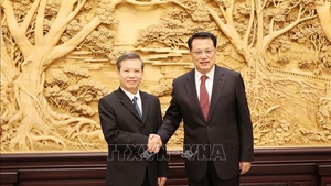 越共中央政治局委员、内政部长黎明智访问中国重庆市
