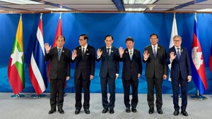 越南与日本共同主持湄公河—日本合作外长会议