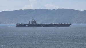 美国海军乔治·华盛顿号航空母舰访问越南岘港