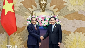 越南国会主席陈青敏会见马来西亚总检察长莫哈末杜苏基