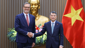 黎明兴总理会见法国驻越南大使