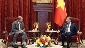 越共中央总书记、国家主席苏林会见美国高通公司总裁兼首席执行官克里斯蒂亚诺·阿蒙