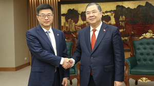 越南政府常务副总理范家肃会见中国进出口银行董事长陈怀宇