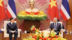 越共中央总书记、国家主席苏林同泰国国王玛哈·哇集拉隆功举行会谈
