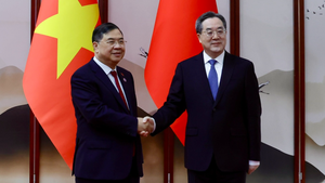 范家肃副总理与中国国务院常务副总理丁薛祥举行会谈