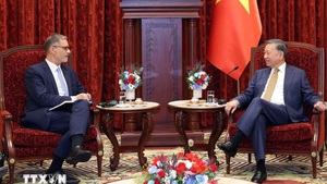 越共中央总书记、国家主席苏林会见即将离任的法国驻越南大使