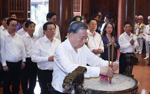 Tổng Bí thư Tô Lâm dâng hương tưởng nhớ Chủ tịch Hồ Chí Minh tại Nghệ An