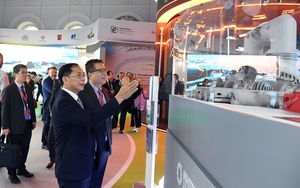 Phó Thủ tướng Bùi Thanh Sơn dự Phiên toàn thể Diễn đàn Tuần lễ năng lượng Nga