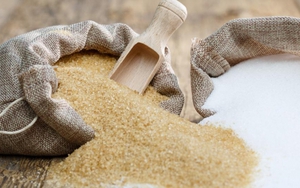 Bộ Công Thương phân giao hạn ngạch nhập khẩu 100.000 tấn đường