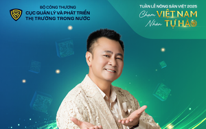 NSND Tự Long livestream bán gạo ST25 tại Tuần lễ Nông sản Việt