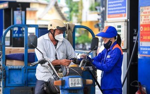 Giá xăng dầu đồng loạt giảm