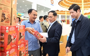 Phó Thủ tướng Bùi Thanh Sơn kiểm tra tiến độ chuẩn bị cho Lễ khai mạc Hội chợ Mùa Thu 2025