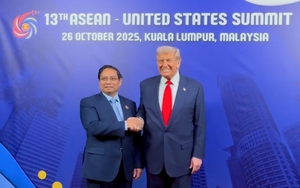 Thủ tướng Phạm Minh Chính gặp Tổng thống Hoa Kỳ Donald Trump