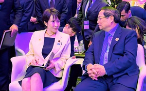 Thủ tướng Phạm Minh Chính gặp tân Thủ tướng Nhật Bản Takaichi Sanae