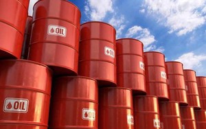 THỊ TRƯỜNG HÀNG HÓA: Căng thẳng leo thang đẩy giá dầu tăng mạnh