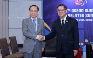Bộ trưởng Ngoại giao Lê Hoài Trung tiếp xúc song phương nhân dịp tham dự Hội nghị cấp cao ASEAN lần thứ 47 và các hội nghị cấp cao liên quan