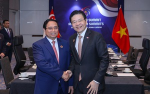 Thủ tướng đề nghị Singapore hỗ trợ phát triển một số ngành công nghiệp chiến lược