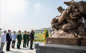 Chủ tịch Quốc hội Cuba thăm Bảo tàng Lịch sử Quân sự Việt Nam