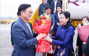 Chủ tịch Quốc hội Hàn Quốc đến Hà Nội, bắt đầu thăm chính thức Việt Nam