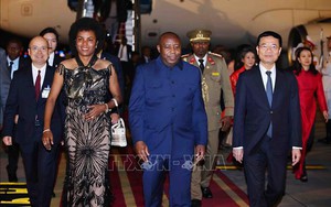 Tổng thống Cộng hòa Burundi đến Hà Nội, bắt đầu thăm chính thức Việt Nam