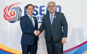 Việt Nam, Philippines nhất trí tăng cường vai trò trung tâm của ASEAN