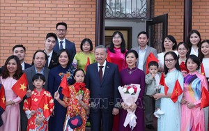 Tổng Bí thư Tô Lâm gặp gỡ cán bộ Đại sứ quán và cộng đồng người Việt Nam tại Kazakhstan