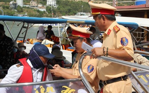 Khánh Hòa tăng cường kiểm tra hoạt động tàu du lịch tại vịnh Nha Trang