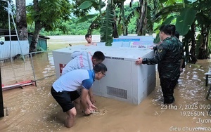 Viettel hỗ trợ khách hàng tại Nghệ An bị cô lập do lũ lụt duy trì liên lạc