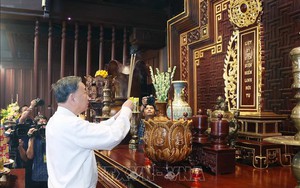 Tổng Bí thư Tô Lâm dâng hương tưởng niệm các Anh hùng, Liệt sĩ tại Điện Biên