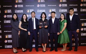 Vietcombank tiếp tục được vinh danh và nhận cú đúp giải thưởng quản trị rủi ro từ Asian Banking and Finance