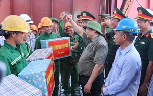Thủ tướng kiểm tra tiến độ cầu Phong Châu, chỉ đạo triển khai tuyến cao tốc mới tại Phú Thọ