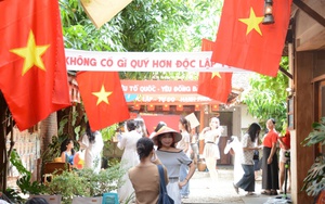 Du khách nô nức đến miền Trung trong kỳ nghỉ lễ Quốc khánh 2/9