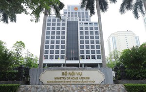 Khẩn trương rà soát việc bố trí, sử dụng cán bộ, công chức cấp xã và biên chế cả nước