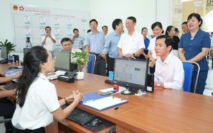 Xây dựng đội ngũ công chức 'vừa hồng, vừa chuyên' cho chính quyền 2 cấp ở miền Trung