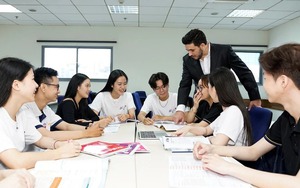 Thu hút chuyên gia, giảng viên người nước ngoài vào làm việc tại cơ sở giáo dục Việt Nam