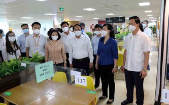 Phó Thủ tướng Lê Văn Thành kiểm tra công tác chống dịch và duy trì sản xuất tại Bắc Ninh