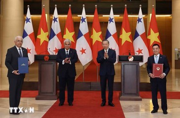 Viet Nam, Panama exchange nine cooperation agreements
