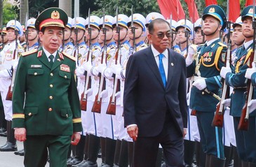 Viet Nam, Malaysia discuss ways to strengthen defense cooperation