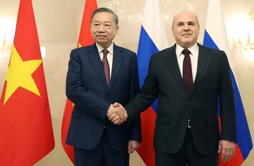 To Lam meets with Russian Prime Minister Mikhail Mishustin