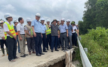 Đánh giá lại địa chất, nghiên cứu kỹ phương án khắc phục dứt điểm sạt lở, nứt mặt đường cao tốc La Sơn - Hoà Liên