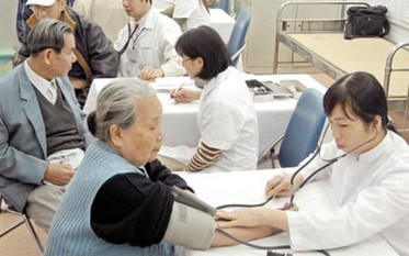 Triển khai cơ chế, chính sách đặc biệt tạo đột phá cho công tác bảo vệ, chăm sóc sức khỏe nhân dân