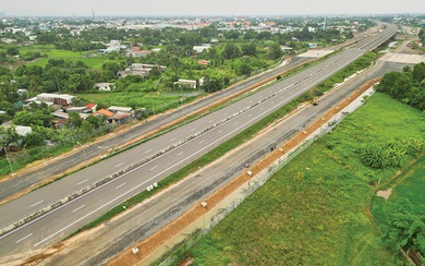 Huy động mọi nguồn lực để phát triển hạ tầng chiến lược kết nối sân bay Gia Bình với Hà Nội