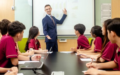Từ 25/9 áp dụng quy định mới về dạy và học bằng tiếng nước ngoài