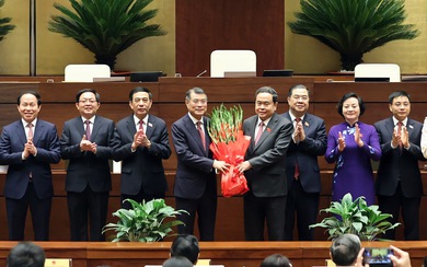 Quốc hội phê chuẩn bổ nhiệm 6 Phó Thủ tướng, các Bộ trưởng và thành viên Chính phủ